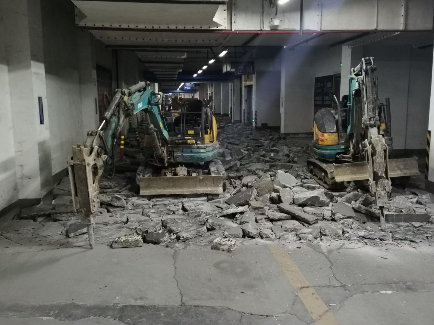 微型小挖機(jī)延長(zhǎng)壽命的一些保養(yǎng)方法有哪些？(圖1)